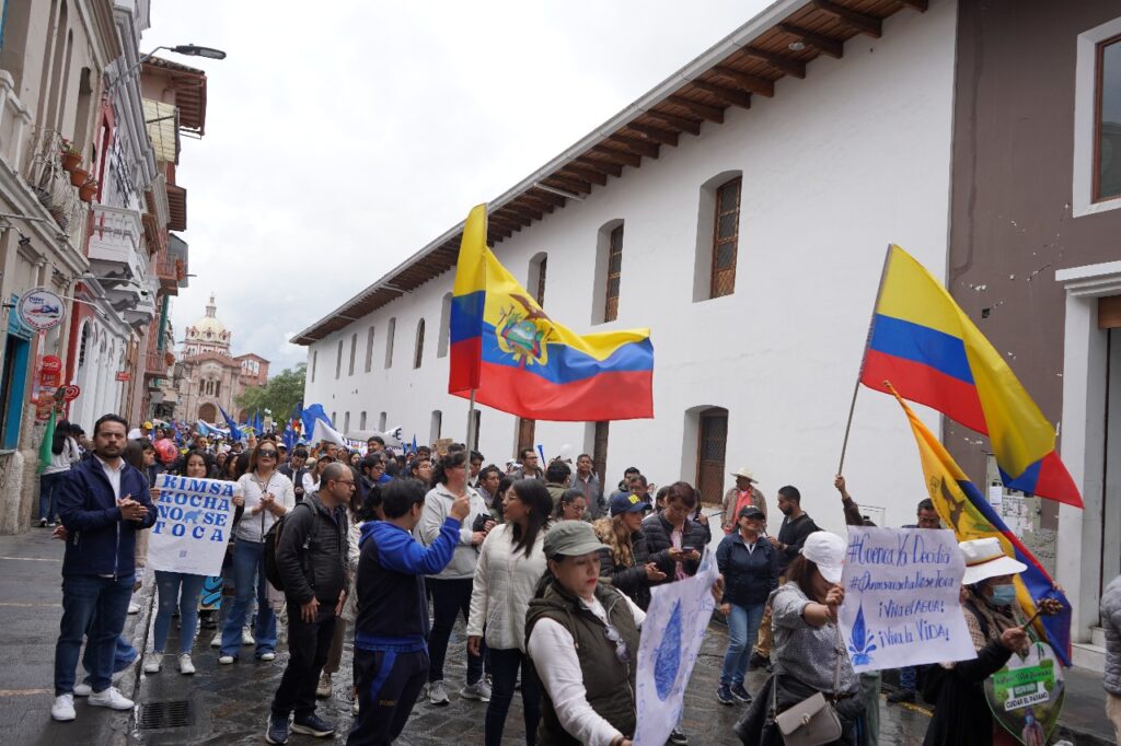 Capta a la delegación del Técnico Salesiano siendo protagonista en la marcha en defensa del agua.