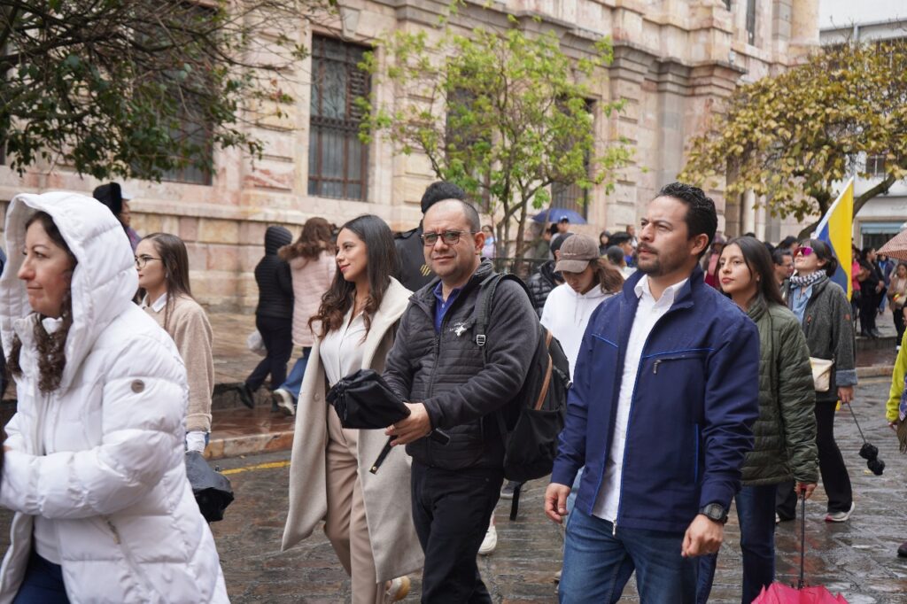 Capta a la delegación del Técnico Salesiano siendo protagonista en la marcha en defensa del agua.